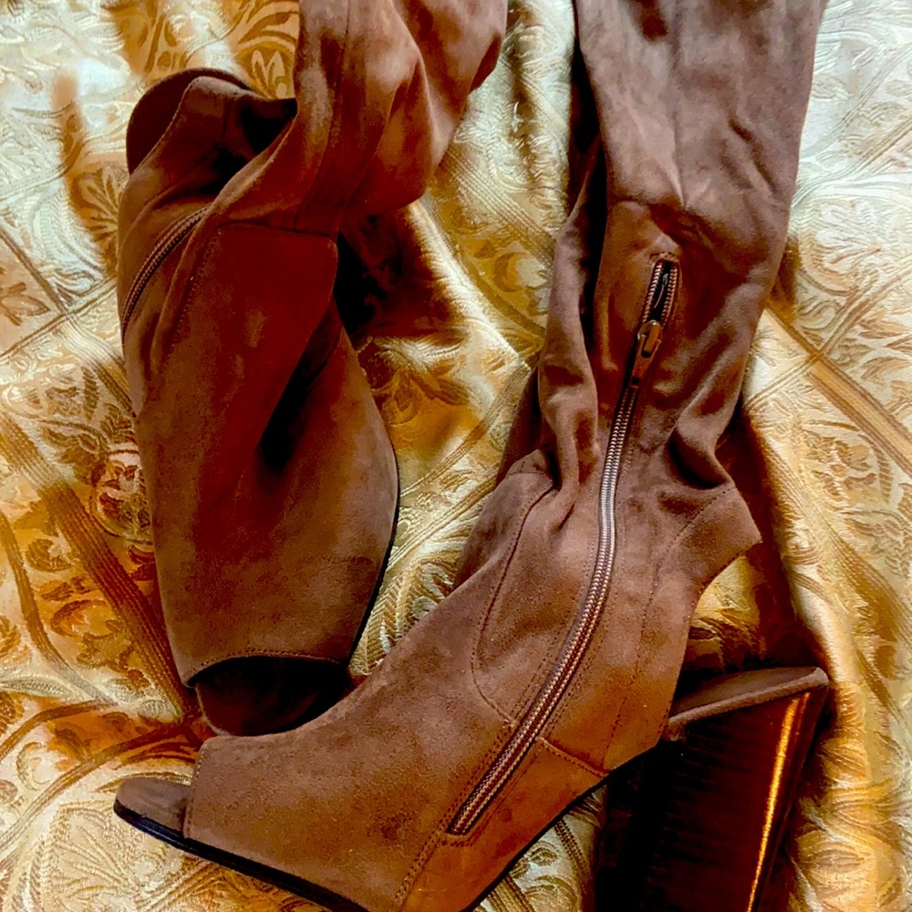 Knee high open toe heel boots suede Nude color
